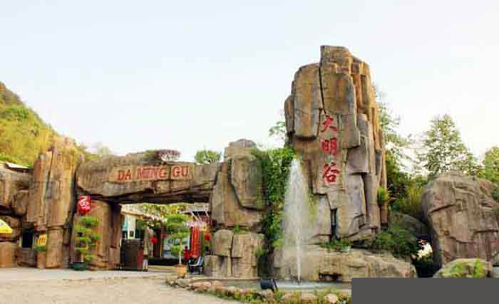 仿真假山大門(mén)與仿真樹(shù)大門(mén)