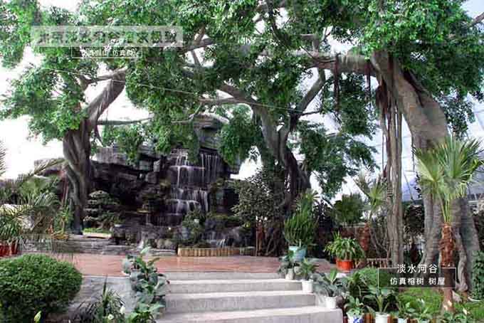 仿真榕樹(shù)與仿真椰子樹(shù)做為裝飾有什么優(yōu)勢(shì)呢?