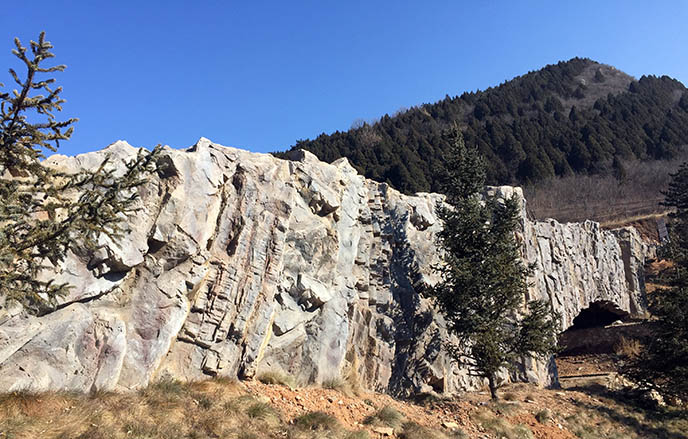 北京淡水河谷專(zhuān)業(yè)用grc仿真假山裝飾大橋