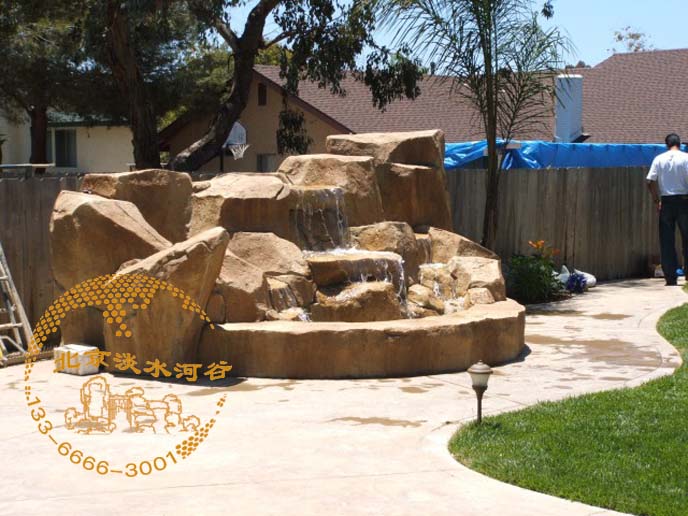 水泥假山走向新農(nóng)村為打造綠色環(huán)境而努力