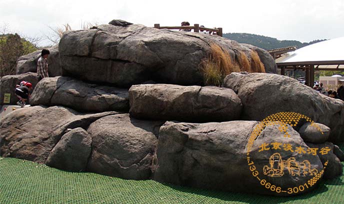 塑石假山與仿真樹在新型園林景觀規(guī)劃中的設(shè)計理念