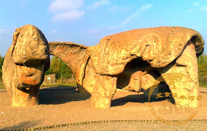 塑石假山廠家擁有諸多塑石假山精品案例