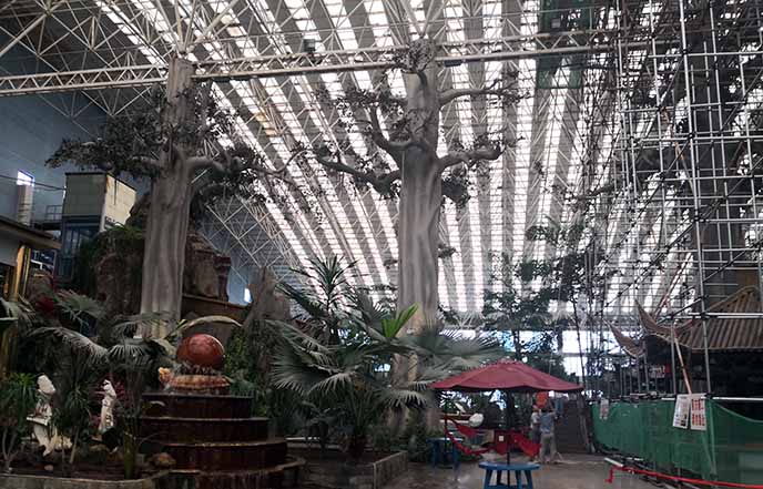 北京仿真榕樹廠家為小湯山溫泉制作仿真榕樹已使用26年