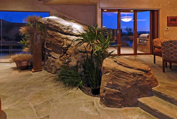 假山制作分為很多種，北京淡水河谷可以把假山制作在室內