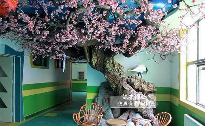 仿真杏花樹的材質(zhì)分為水泥現(xiàn)場(chǎng)雕塑及玻璃鋼雕塑兩種