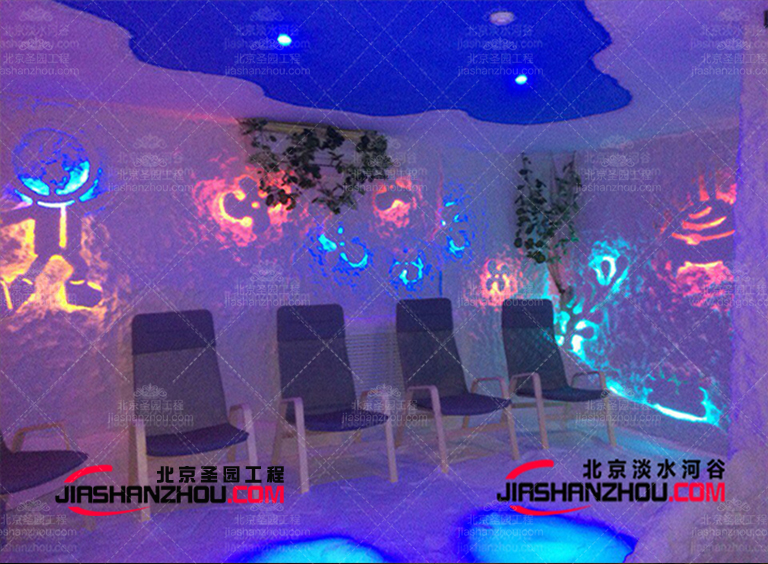 甘肅白銀一家擁有強(qiáng)烈色彩和質(zhì)感的人工喜馬拉雅鹽療房設(shè)計(jì)