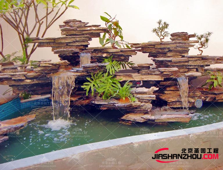 塑石假山創(chuàng)造出的f 景增強(qiáng)了美的欣賞能力