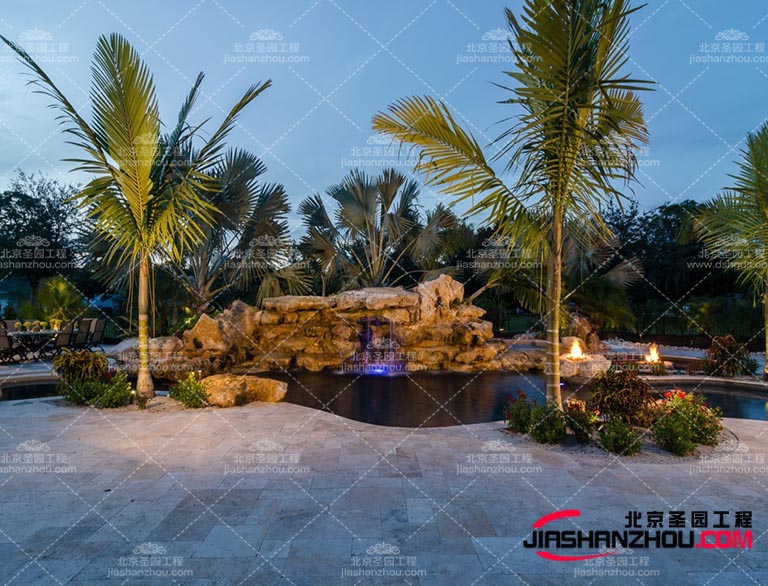 塑石假山在園林有著廣泛的運(yùn)用可以塑造理想形象