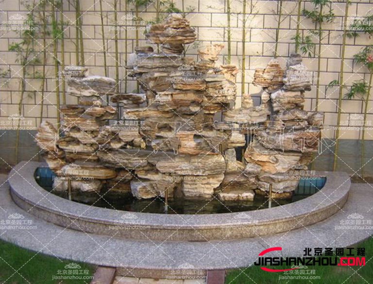 塑石假山是不可或缺的一部分, 為園景增加藝術感和美觀感