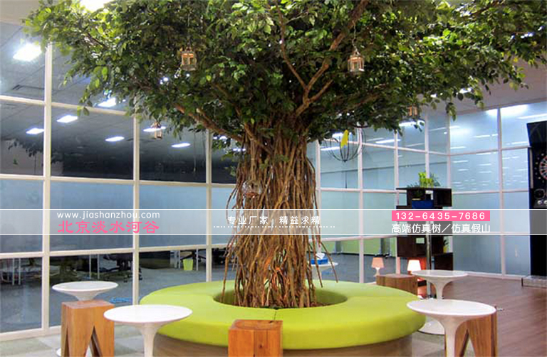 仿真樹(shù)越來(lái)越多的出現(xiàn)在各種休閑娛樂(lè)場(chǎng)合