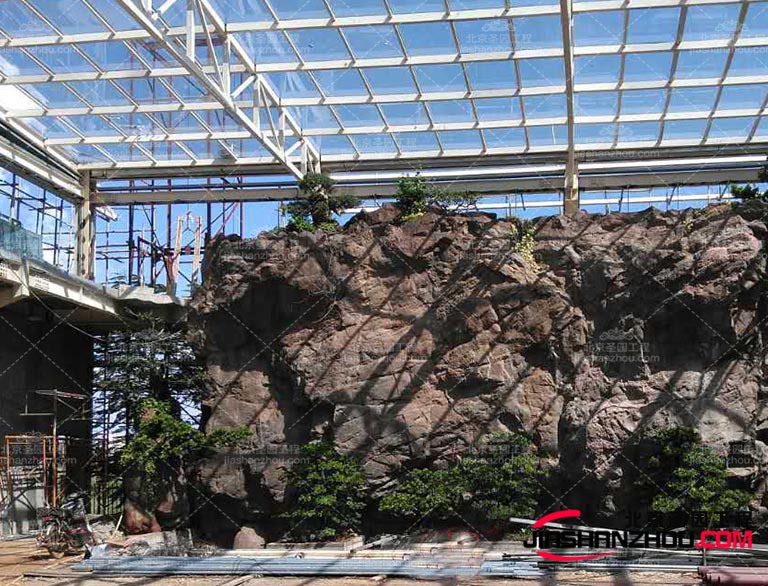 根據(jù)客戶的需求塑石假山可以做出各種各樣的形態(tài)與f 格