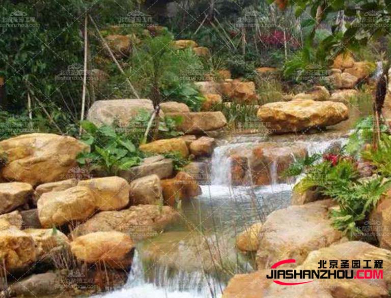 現(xiàn)在的假山的好處多多但是大家知道塑石假山有哪些需要注意的嗎