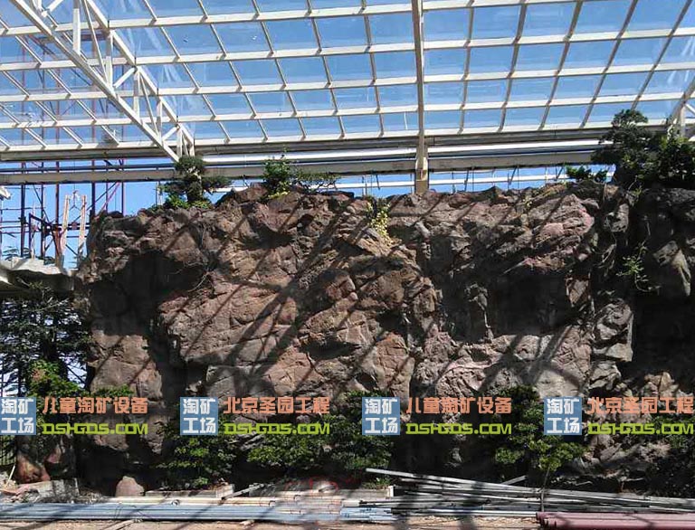 塑石假山的技術(shù)隨著時(shí)間越來越有進(jìn)步而去也越來越漂亮