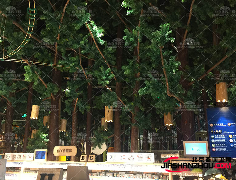 仿真樹的質(zhì)量好主要是因?yàn)榉抡鏄洳捎昧藘?yōu)質(zhì)的材料和先進(jìn)的制造工藝