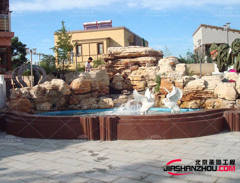 塑石假山的優(yōu)點(diǎn)與缺點(diǎn)，要如何施工才能加的美觀大方