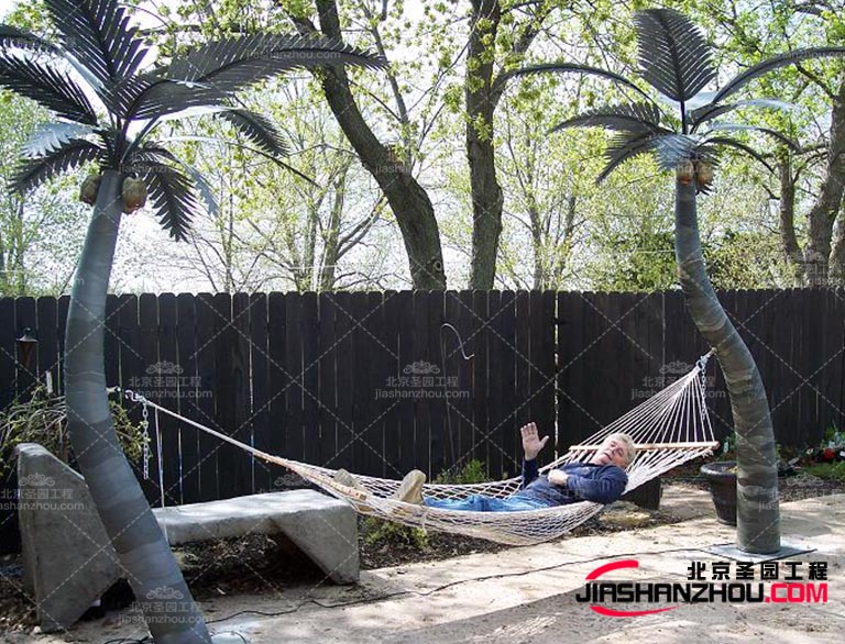 因?yàn)榉抡鏄?shù)產(chǎn)品不需要日常澆水、施肥等常規(guī)護(hù)理也不會(huì)因?yàn)槿彼?></a></ul>
      <ul class=