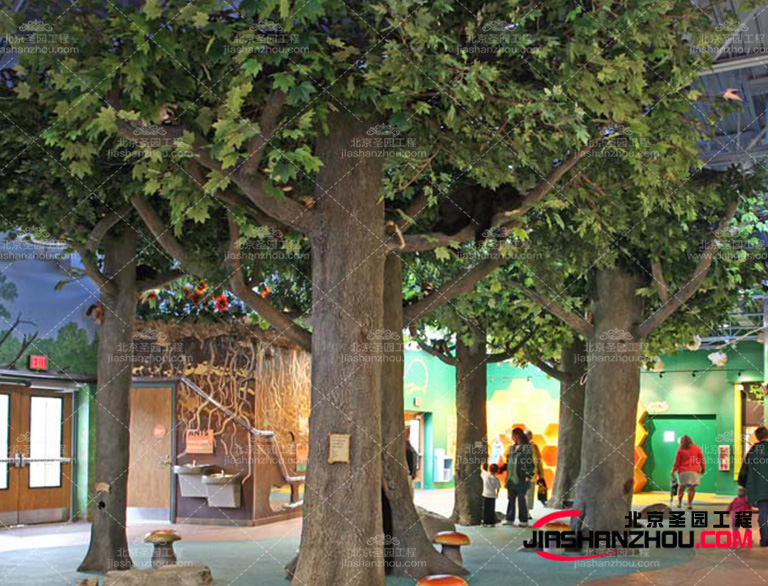 仿真樹(shù)作為一種特的展示方式，可以為觀眾營(yíng)造出令人留下深刻印象