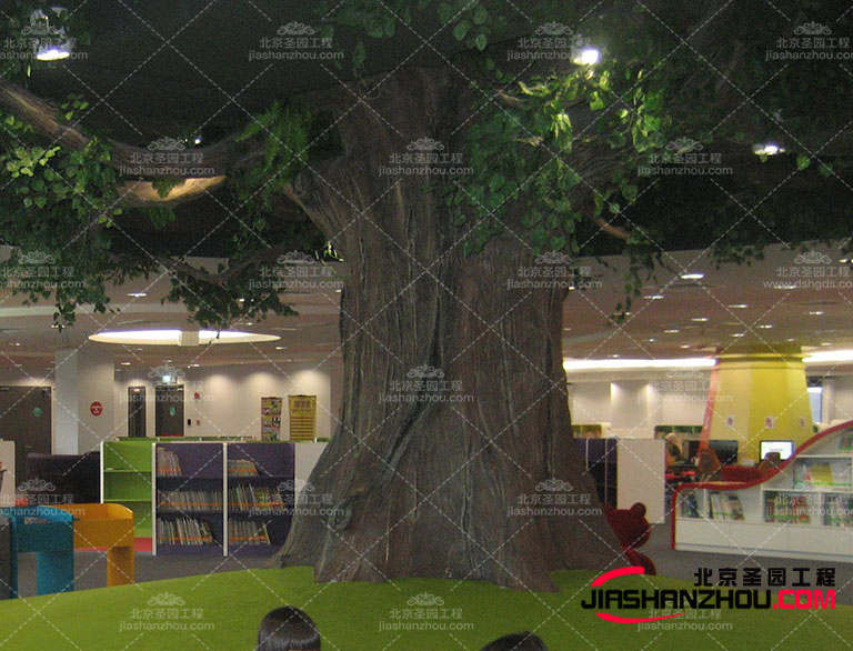 仿真樹(shù)又是溫暖而樂(lè)觀的可以為觀眾帶來(lái)一種愉悅、輕松和舒適的感覺(jué)