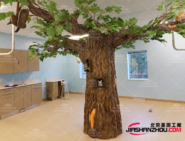 仿真樹(shù)傳遞出一種關(guān)注環(huán)境和社區(qū)的價(jià)值觀表達(dá)出品牌