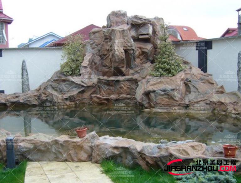 塑石假山給人們帶來(lái)的不僅僅是視覺(jué)上的美感上的共鳴