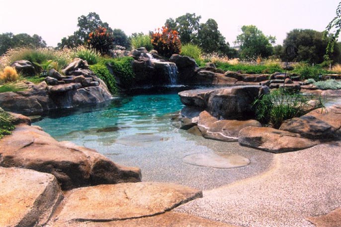 重慶涪陵區(qū)水泥假山溫泉池將成為未來公園裝飾行業(yè)的新潮
