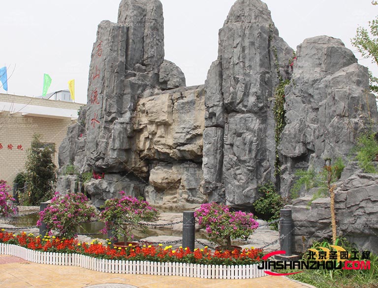 重慶水泥假山 生態(tài)園水泥假山 造型美觀(guān)案例多多