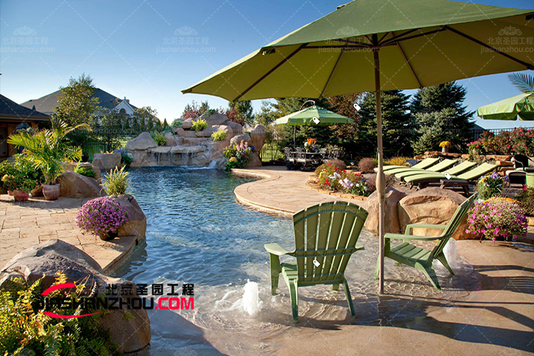 2000年北京廠家在五臺(tái)山的塑石假山水池至今仍正常使用