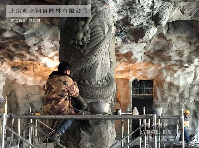 水泥直塑龍浮雕包柱子