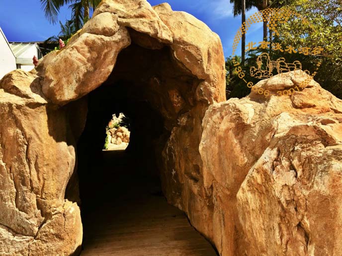 水泥假山.jpg 水泥假山