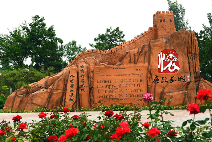 塑石假山.jpg 塑石假山