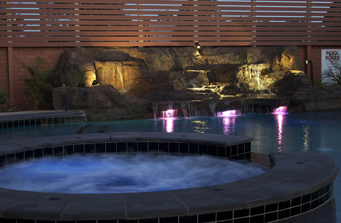 塑石假山.jpg 塑石假山