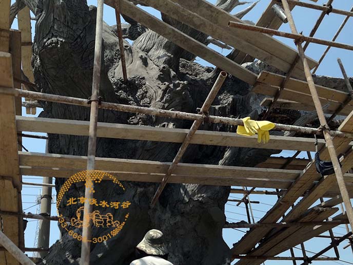 仿真樹大門.jpeg 仿真樹大門