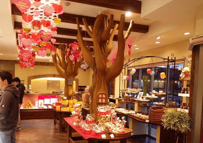 幼兒園仿真樹(shù).jpg 幼兒園仿真樹(shù)