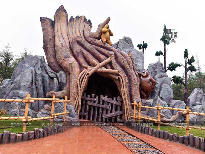 仿真樹大門.jpg 仿真樹大門