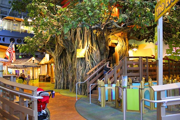 仿真榕樹.jpg 仿真榕樹