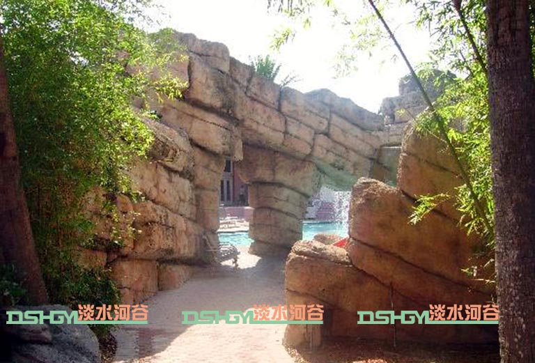 水泥假山圖片.jpg 水泥假山圖片