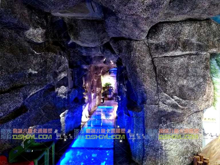 水泥仿真山洞酒窖酒吧.jpg 水泥仿真山洞酒窖酒吧