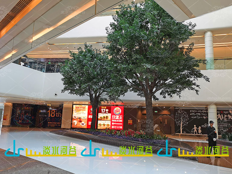 室內(nèi)仿真假樹(shù).jpg 室內(nèi)仿真假樹(shù)