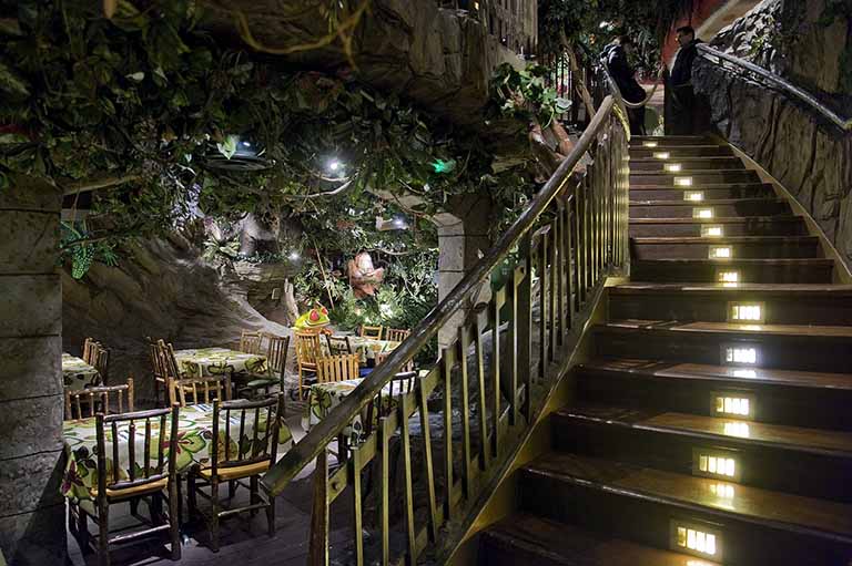 室內(nèi)仿真假樹(shù).jpg 室內(nèi)仿真假樹(shù)