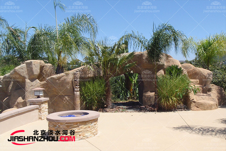 塑石假山.jpg 塑石假山