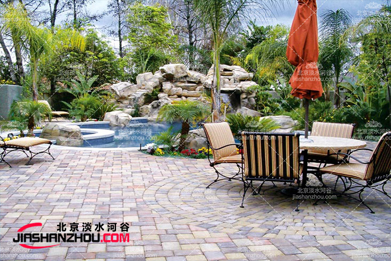 塑石假山.jpg 塑石假山