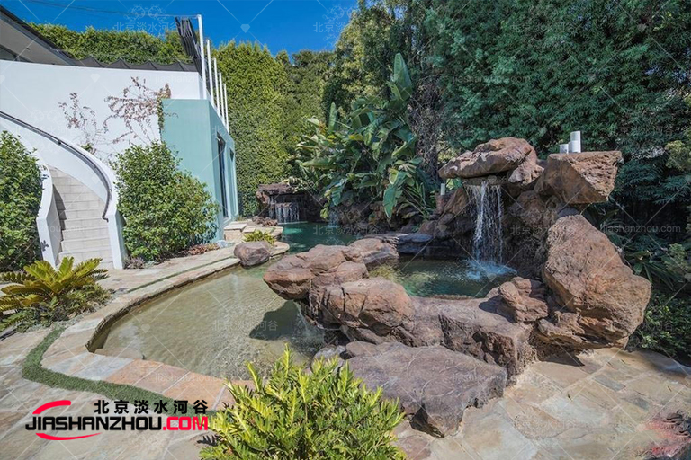 塑石假山.jpg 塑石假山