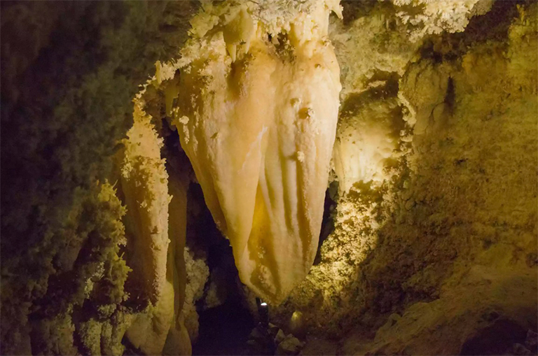 提姆帕諾戈斯洞國家紀(jì)念碑