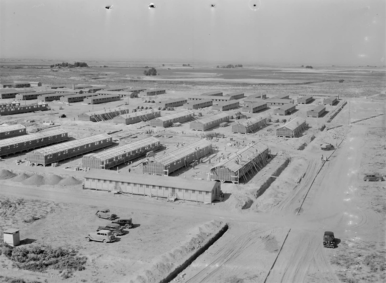 Minidoka戰(zhàn)爭搬遷管理局中心的全景圖.jpg Minidoka戰(zhàn)爭搬遷管理局中心的全景圖