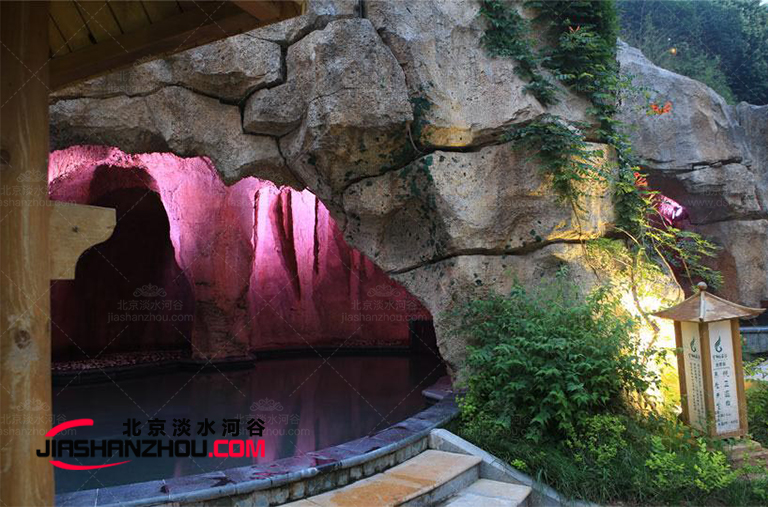 山洞轟趴館.jpg 山洞轟趴館