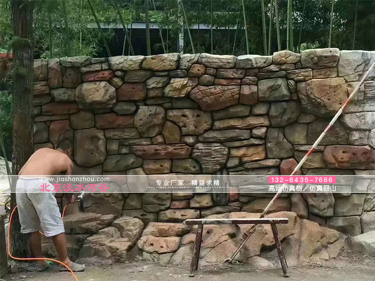 洞穴式旅游客棧.jpg 洞穴式旅游客棧