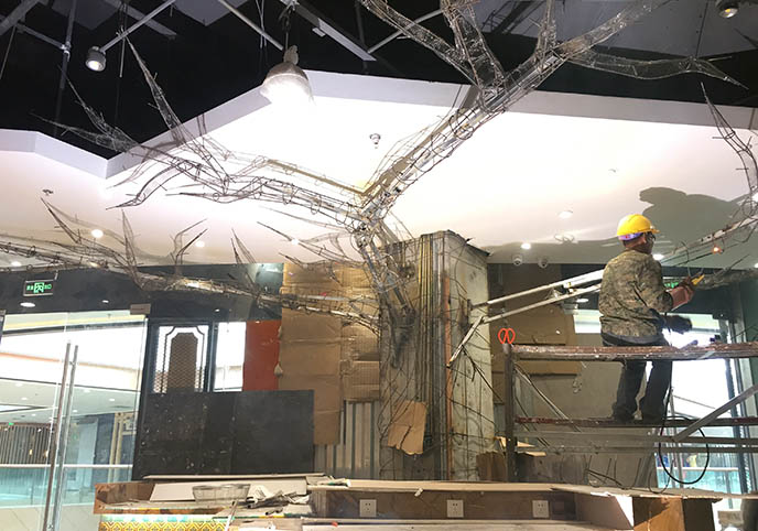 水泥樹(shù)包柱子.jpg 水泥樹(shù)包柱子