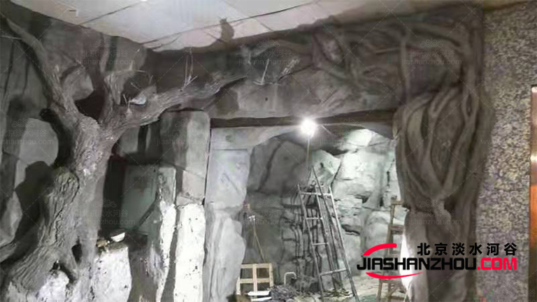 仿真鹽洞轟趴館.jpg 仿真鹽洞轟趴館