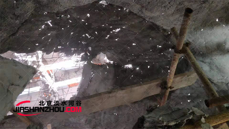 山洞設計豪宅別墅.jpg 山洞設計豪宅別墅