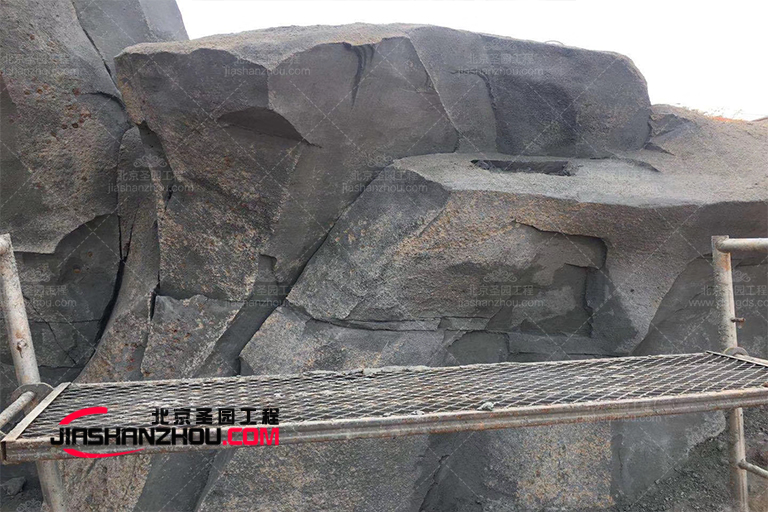 塑石假山水池.jpg 塑石假山水池